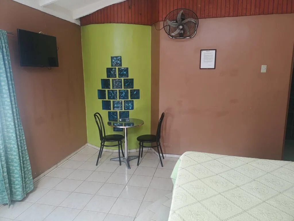 habitacion basica motel paraiso arica