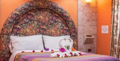 el mejor motel de concepcion con jacuzzi y silla del amor